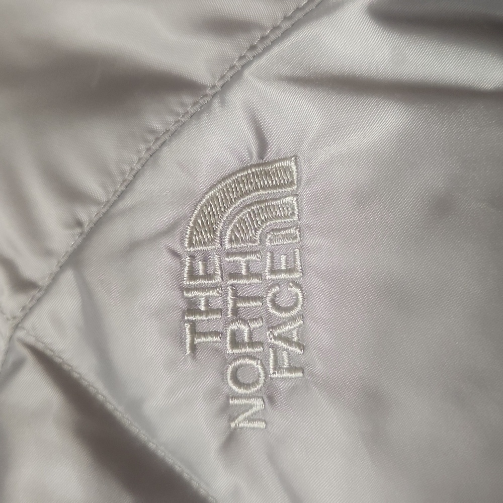 The North Face 550 Silver/Gray Warm Jacket/Coat, Women's Size Medium, GUC - Picture 5 of 7